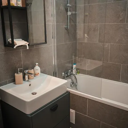 Cozy Getaway Sector 1 Apartment *